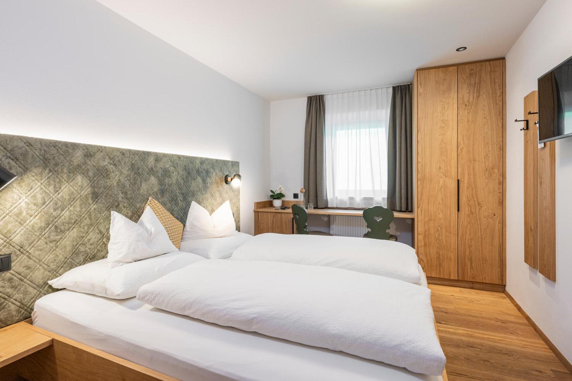 בראייס Gasthof Albergo Dolomiten מראה חיצוני תמונה